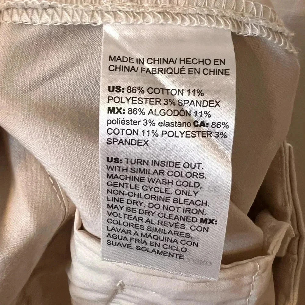 WHITE HOUSE BLACK MARKET High-Rise Pleated Shorts - Picture 4 of 7